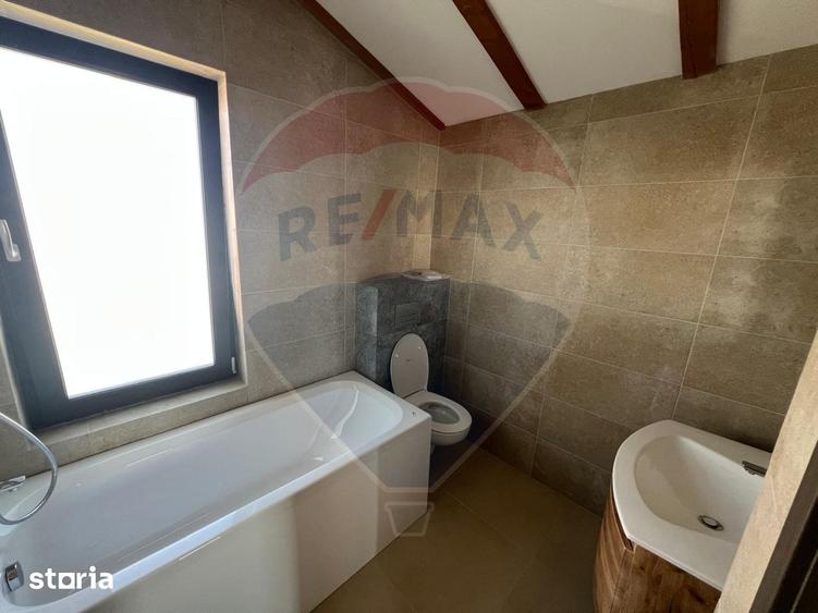 Casă cu 5 camere cu Teren 450 Mp în Nord