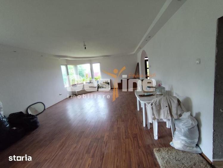 Casă cu 5 camere cu Teren 1508 Mp în Bereasca