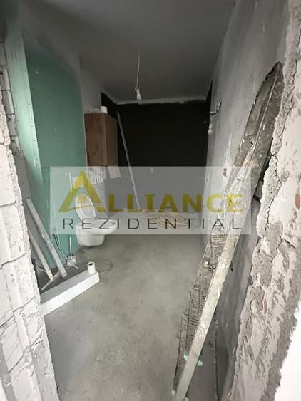 Casă individuală cu 3 camere decomandat cu Canalizare în Central