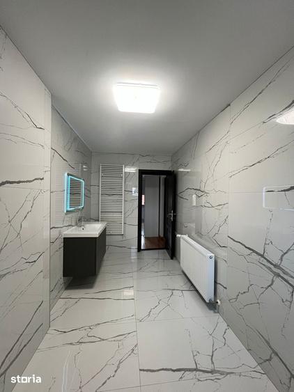 Casă cu 5 camere cu Teren 1098 Mp în Vladimirescu