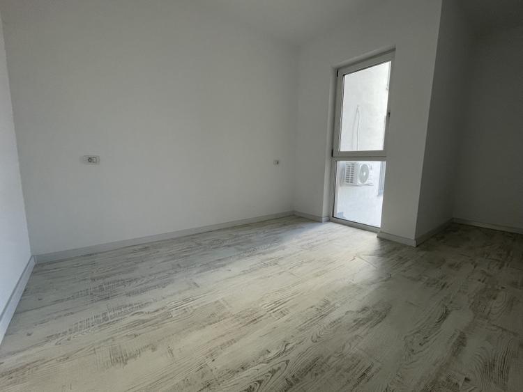 Apartament cu 3 camere decomandat în Dumbrăvița
