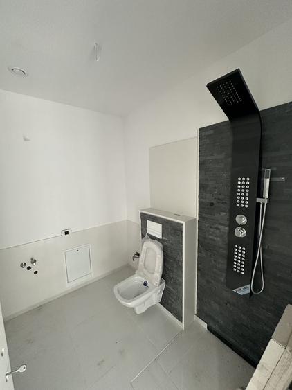 Duplex cu 5 camere cu Canalizare în Exterior Nord