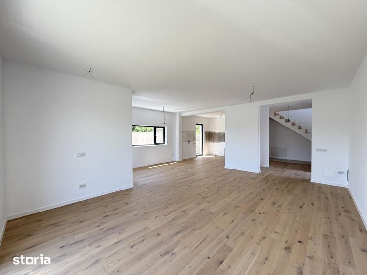 Casă cu 4 camere cu Teren 300 Mp în Corbeanca