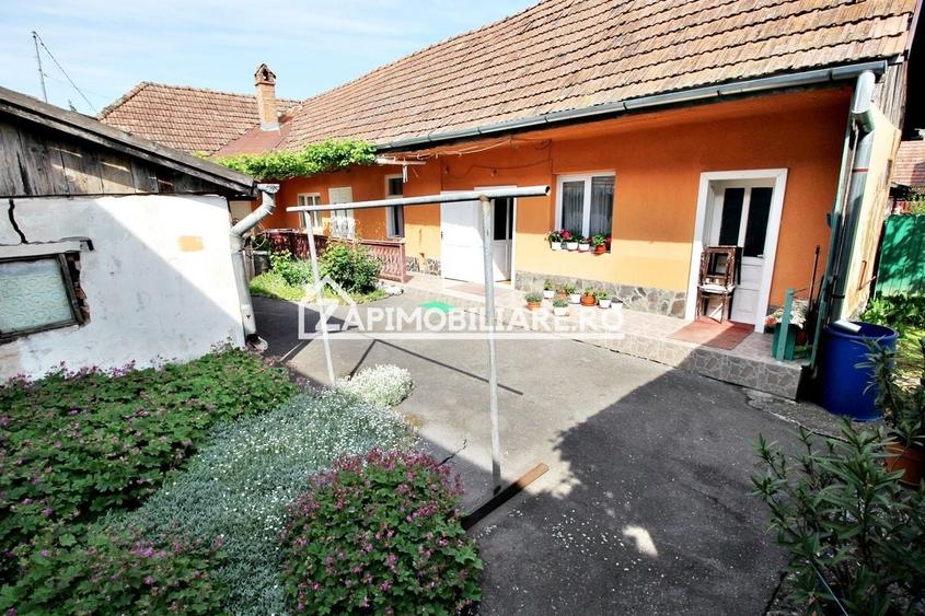 Casă individuală cu 3 camere cu Canalizare în Unirii