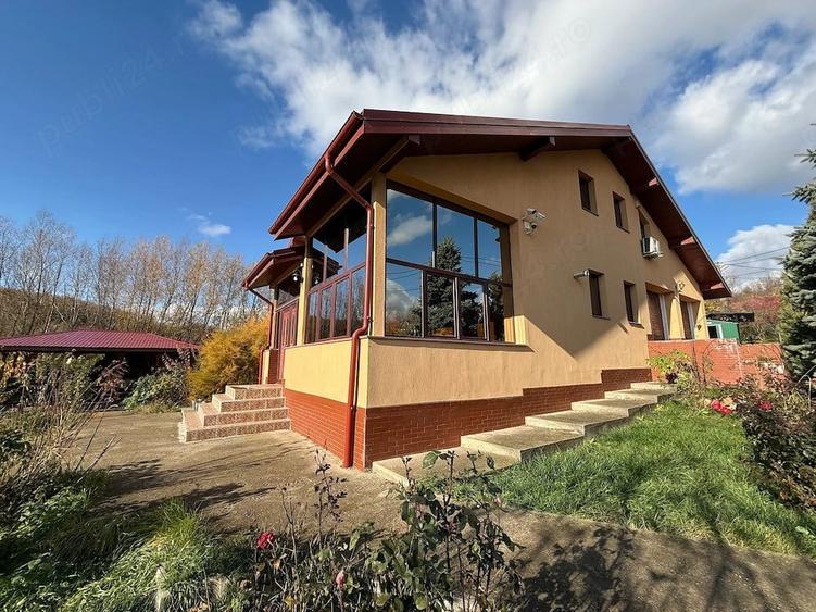 Casă cu 3 camere cu Teren 1500 Mp în Gura Văii