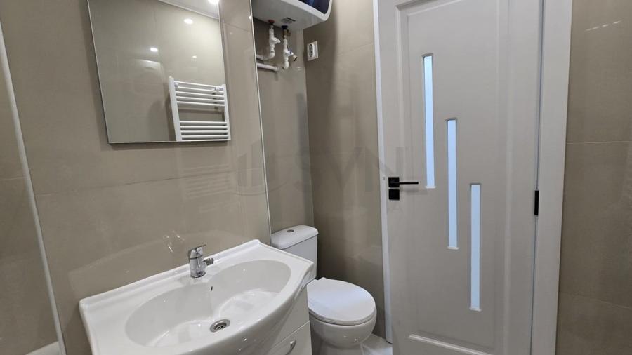Apartament cu 3 camere decomandat, mobilat în Colentina