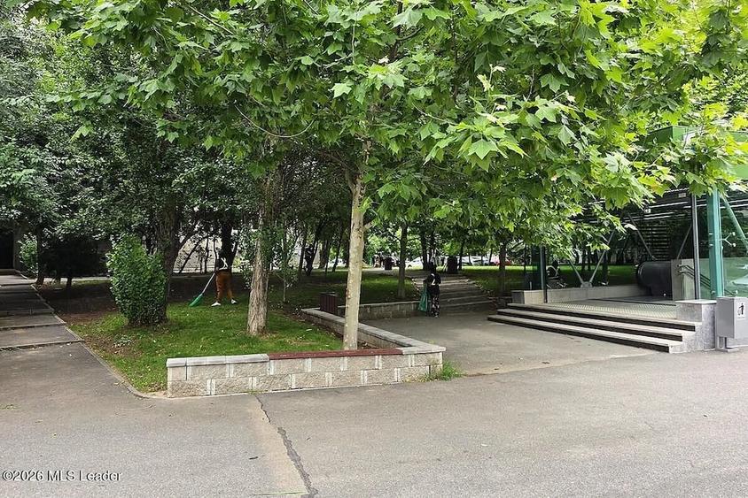 Apartament cu 4 camere semidecomandat în Drumul Taberei