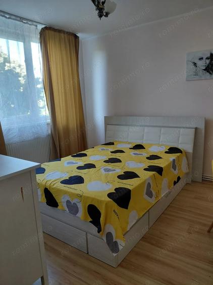Apartament cu 3 camere semidecomandat în Țiglina 1