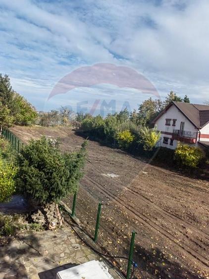 Teren intravilan de 1427 mp, în Nord-Est