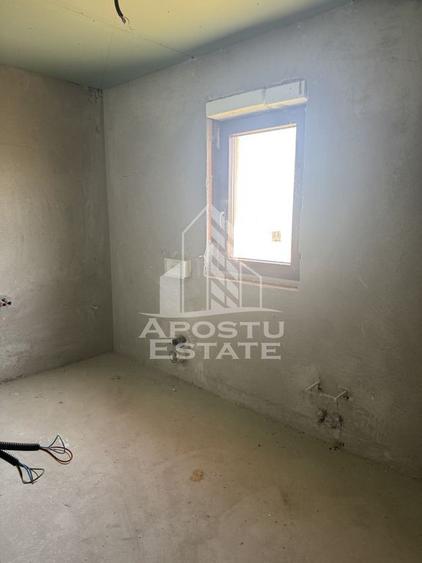 Casă cu 5 camere cu Teren 602 Mp în Ghiroda