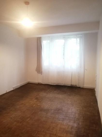 Apartament cu 2 camere decomandat în Săsar