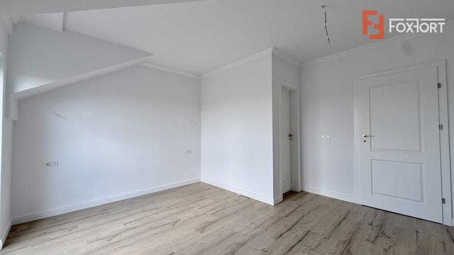 Casă cu 4 camere cu Teren 300 Mp în Urseni