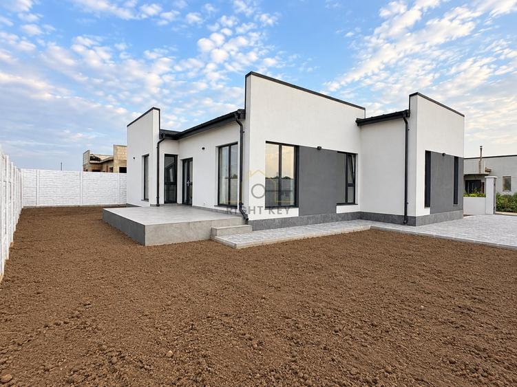 Casă individuală cu 4 camere cu Teren 450 Mp în Domnești