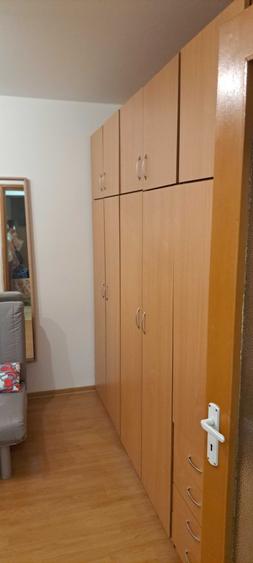 Apartament cu 2 camere decomandat în P-ța Victoriei
