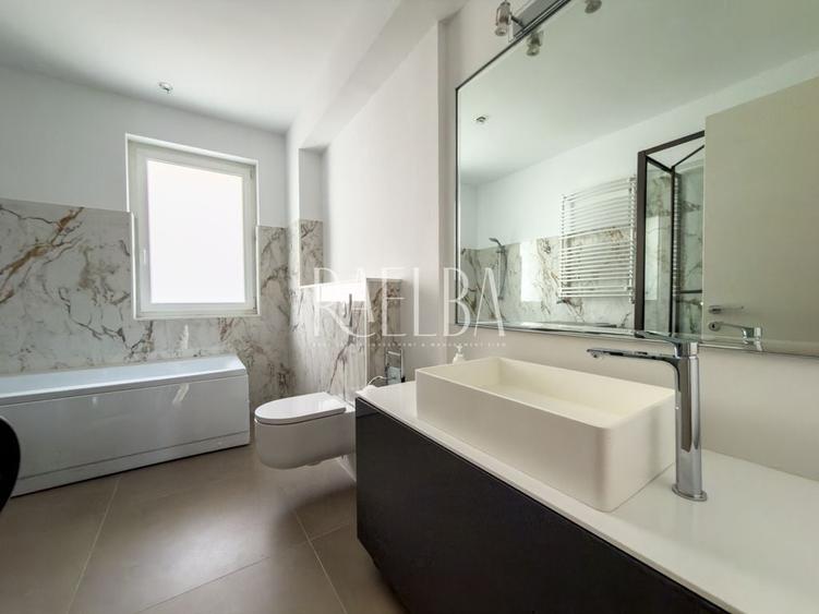 Apartament cu 4 camere semidecomandat, mobilat în Primăverii