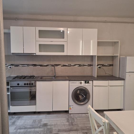 Apartament cu 2 camere semidecomandat în Florești