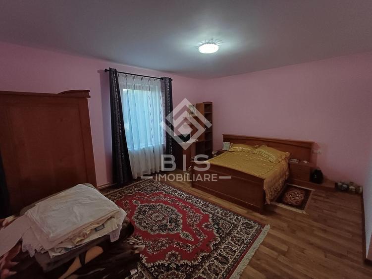 Casă individuală cu 5 camere cu Canalizare în Caila