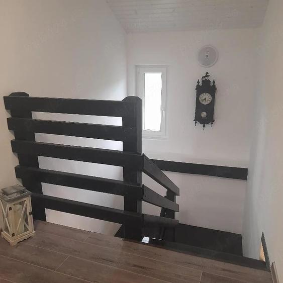 Casă cu 3 camere cu Teren 165 Mp în Sasca Montană