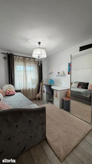 Apartament cu 4 camere, mobilat în Central