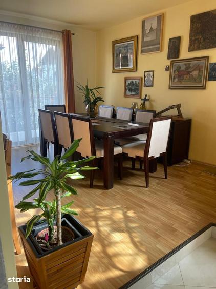 Casă cu 6 camere cu Teren 350 Mp în Europa