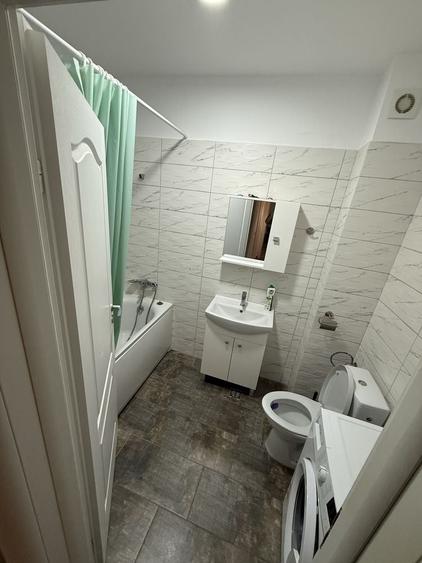 Apartament cu 2 camere decomandat în Apărătorii Patriei