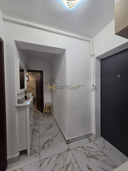 Apartament cu 3 camere decomandat, mobilat în Central