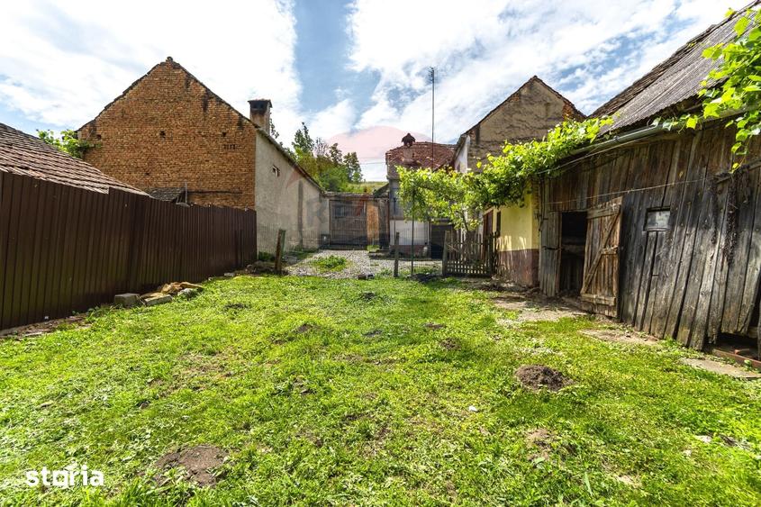 Casă cu 5 camere cu Teren 1995 Mp în Jibert