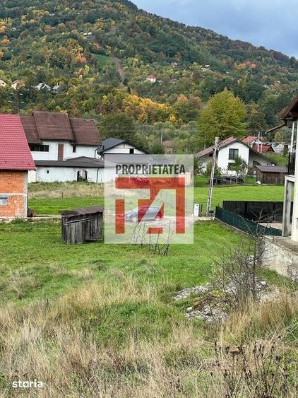 Teren de 3700 mp, în Central