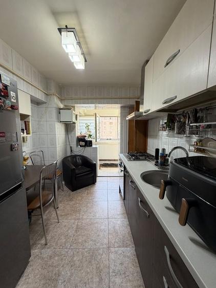 Apartament cu 3 camere decomandat în Valea Moșneagului