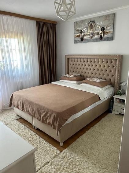 Apartament cu 4 camere decomandat în Burdujeni