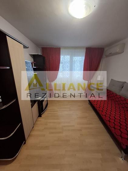 Apartament cu 2 camere semidecomandat, mobilat în Eroii Revoluției