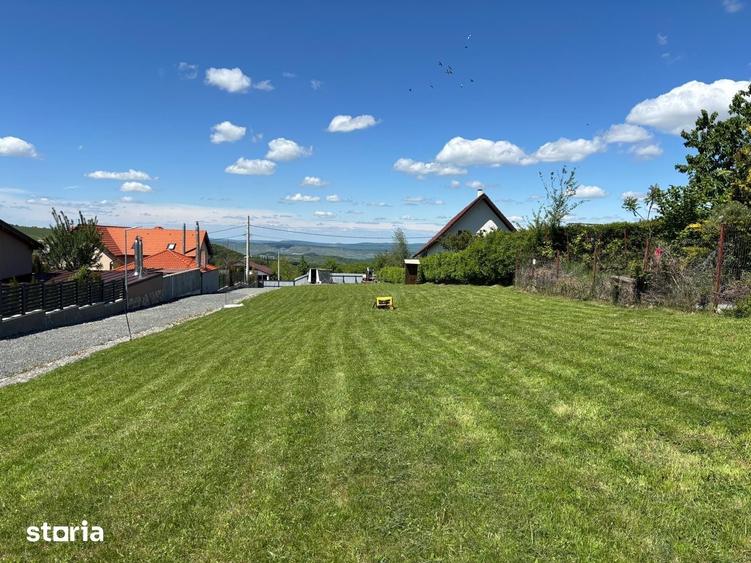 Teren de 3150 mp, în Tureni