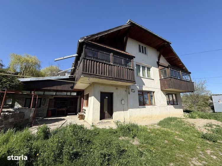 Casă cu 4 camere cu Teren 1584 Mp în Central