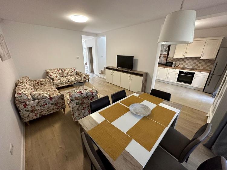 Duplex cu 5 camere cu Canalizare în Aradului