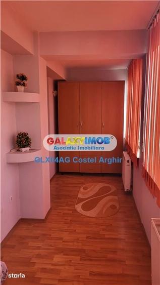 Apartament cu 3 camere în Central — fotografia 1