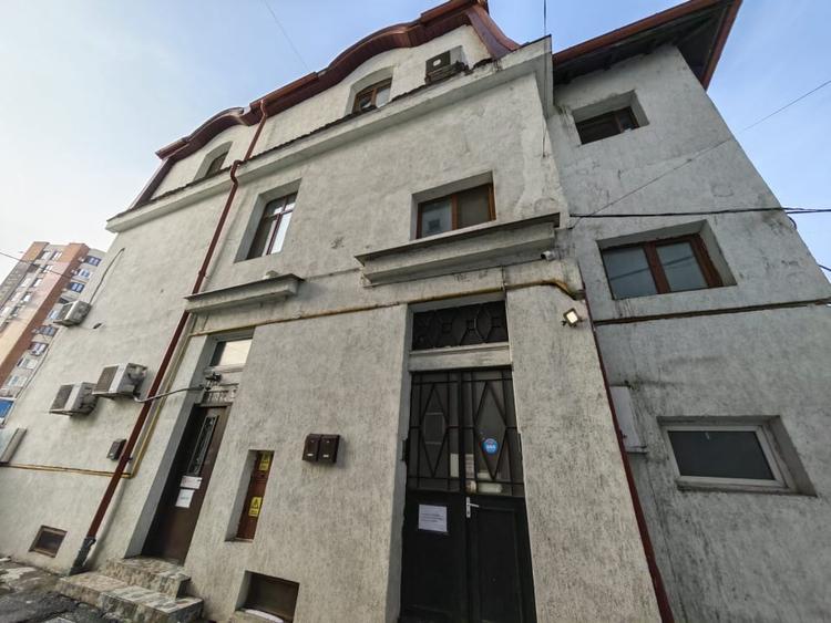 Apartament cu 4 camere decomandat, mobilat în Clucerului