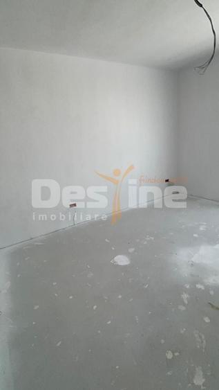 Casă individuală cu 4 camere cu Canalizare în Domnești