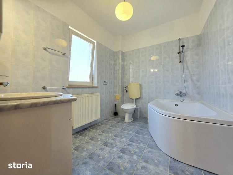 Casă cu 3 camere cu Teren 200 Mp în Central