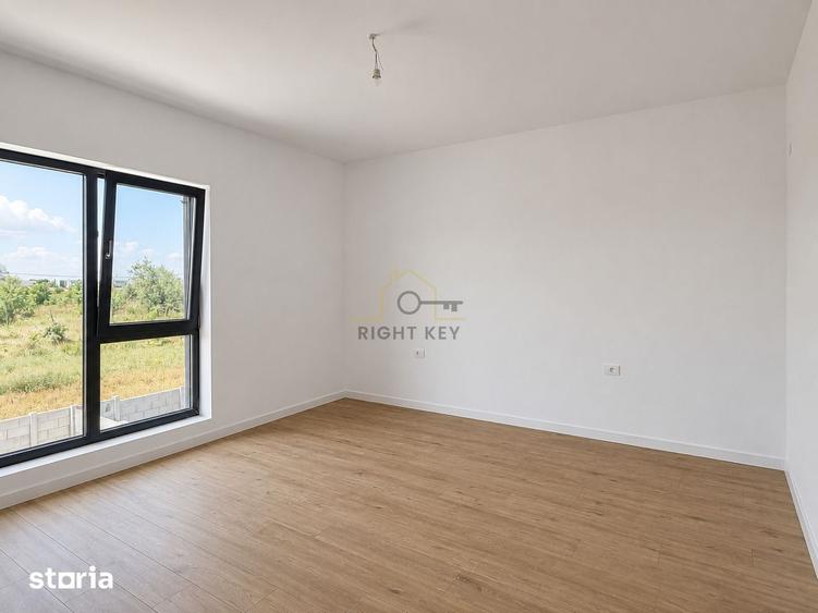 Casă cu 4 camere cu Teren 450 Mp în Domnești