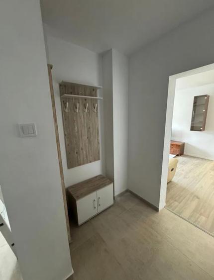Apartament cu 2 camere semidecomandat, mobilat în Rahova