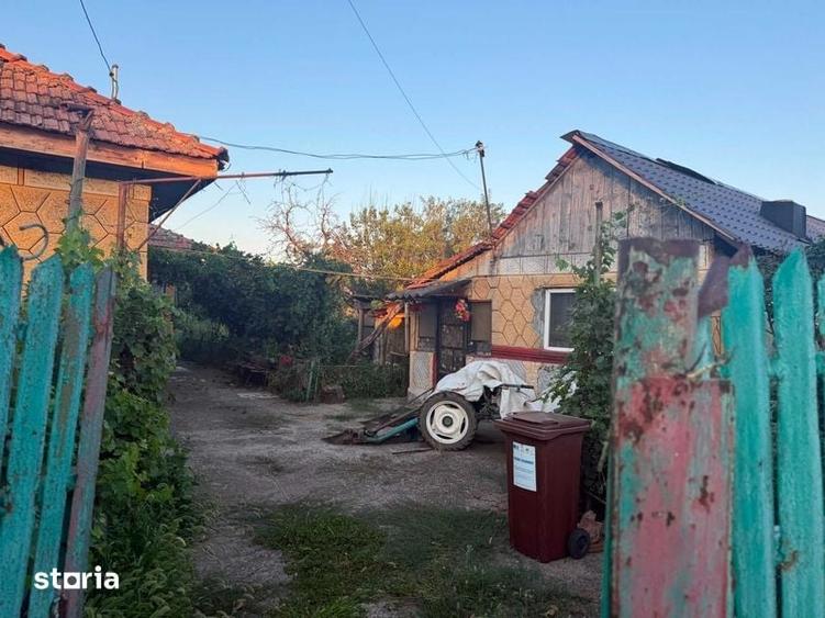 Casă cu 4 camere cu Teren 150 Mp în Năeni
