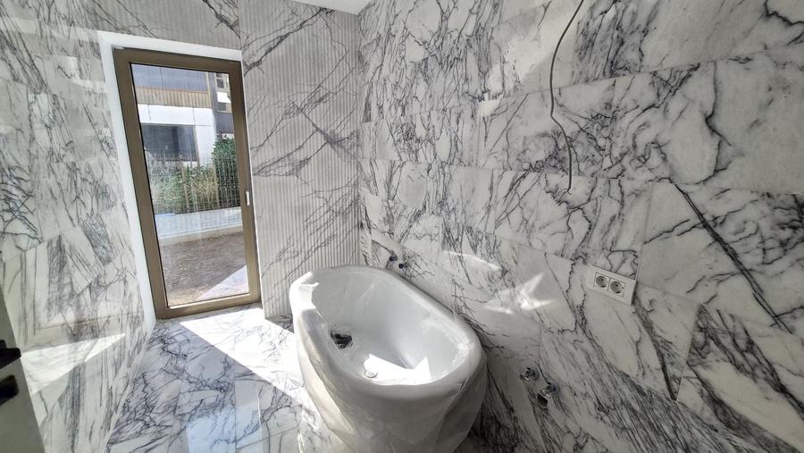 Apartament cu 3 camere decomandat, mobilat în Băneasa
