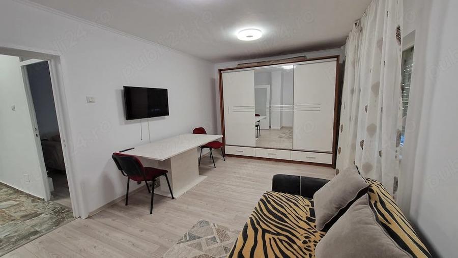 Apartament cu 4 camere decomandat în Decebal