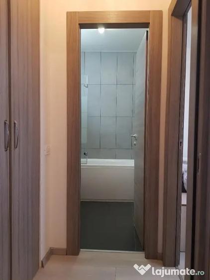 Apartament cu 2 camere semidecomandat în 1 Mai