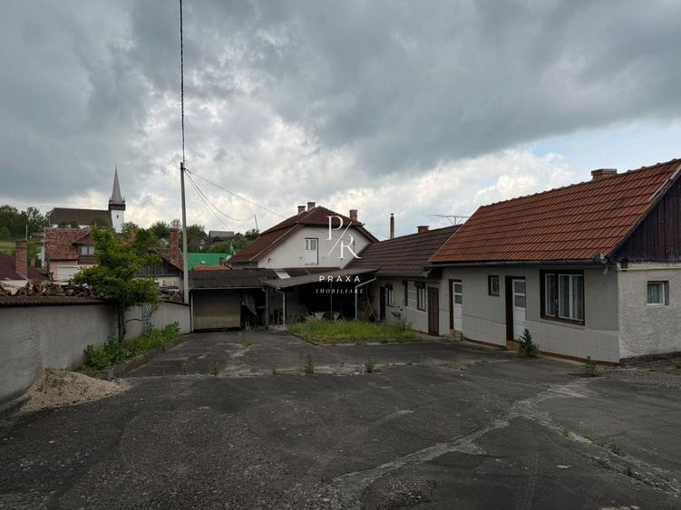 Casă individuală cu 30 camere cu Canalizare în Izvoru Crișului