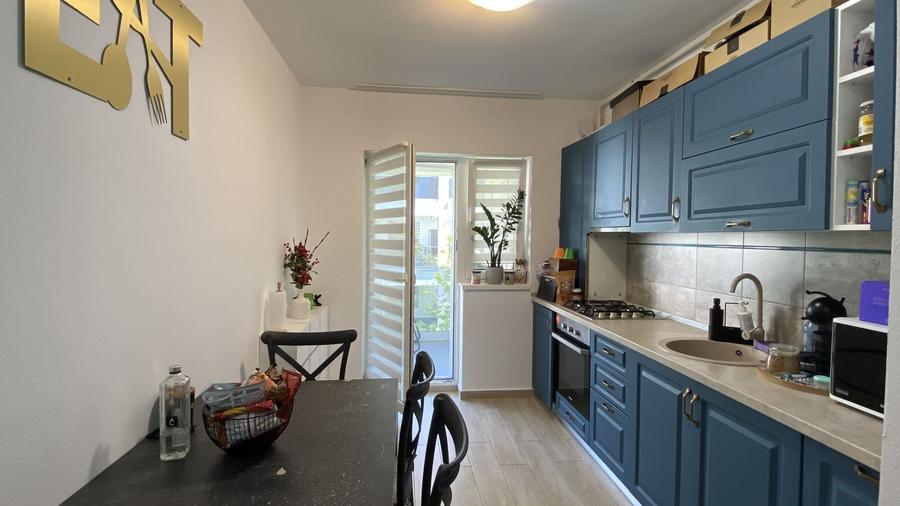 Apartament cu 3 camere semidecomandat, mobilat în Turnișor