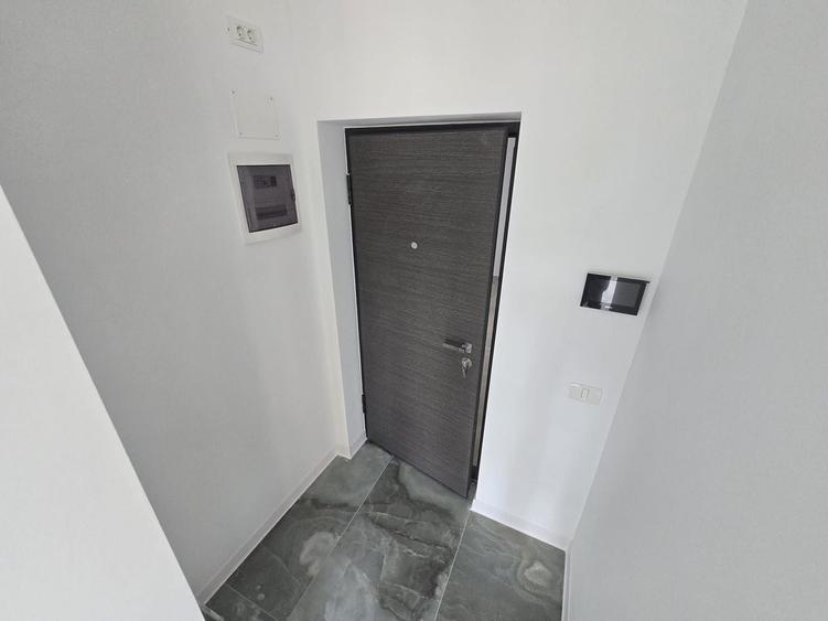Apartament cu 2 camere decomandat în Girocului