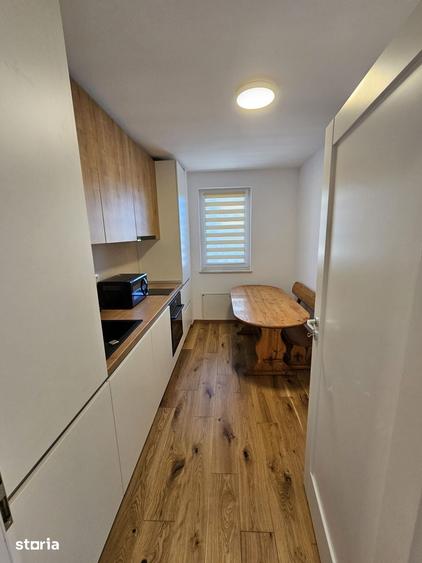 Apartament cu 3 camere decomandat în Astra