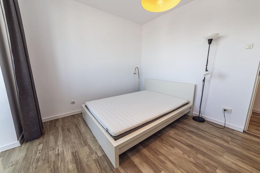 Apartament cu 3 camere semidecomandat, mobilat în Grivița
