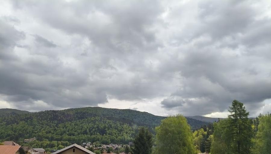 Apartament cu 3 camere decomandat în Silva